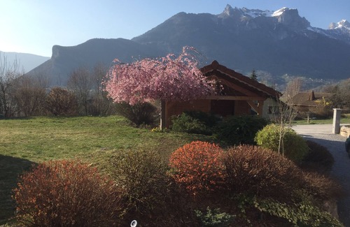 Cons-Sainte-Colombe Ski Chalet | Chalet with unobstructed mountain views 15 minutes from Lake Annecy