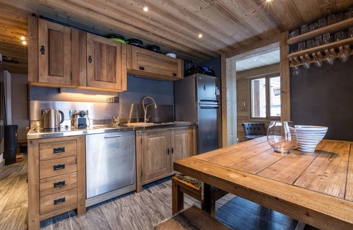 Chamonix City Centre Cottage | Chalet Yolo - a chalet that sleeps 9 guests in 3 bedrooms