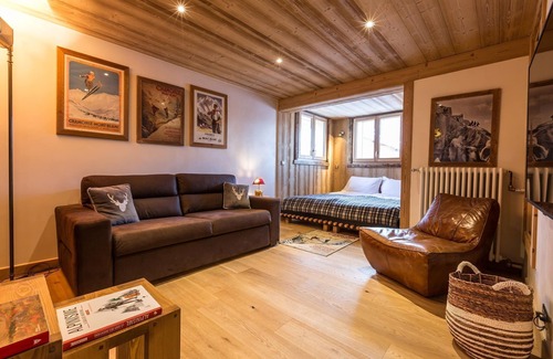 Chamonix City Centre Cottage | Chalet Yolo - a chalet that sleeps 9 guests in 3 bedrooms