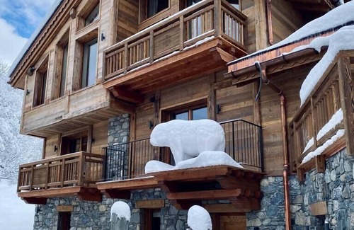 Meribel Ski Chalet | Chalet Yolo with swimming pool, sauna, hot-tub, hammam and cinema room
