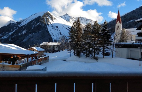 Berwang Apartment | Chalet zur Rose 3-room apartment "Alpen Lilie" 2-8 persons (95m2)