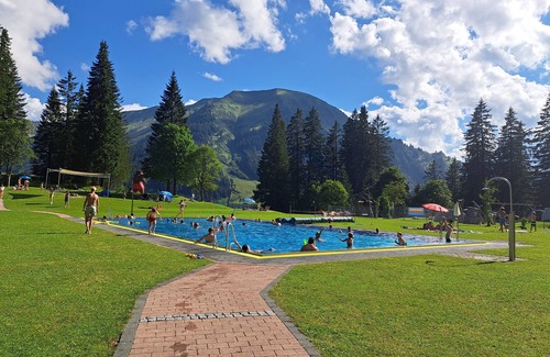 Berwang Apartment | Chalet zur Rose - Holiday apartment "Nelke" 4-room 2-8 persons (95m2)