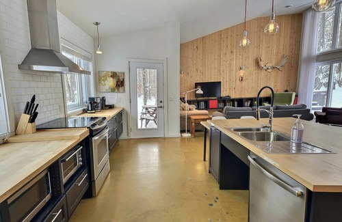 Austin Ski Chalet | CHALETS U - MALAGA (accessible)