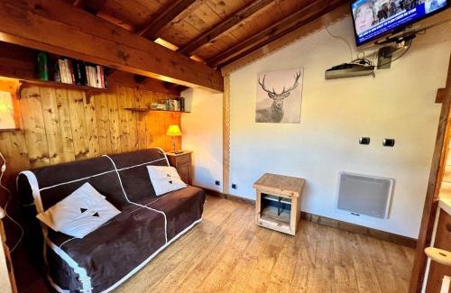 Notre-Dame-de-Bellecombe Apartment | Chaleureux studio au pied des pistes avec parking et animaux acceptés - FR-1-505-6