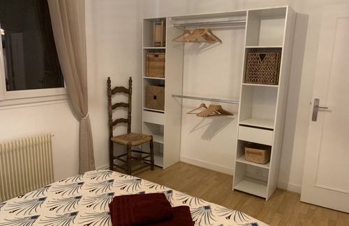 Chateauroux House | Chaleureuse Maison, Quartier Calme Hôpital