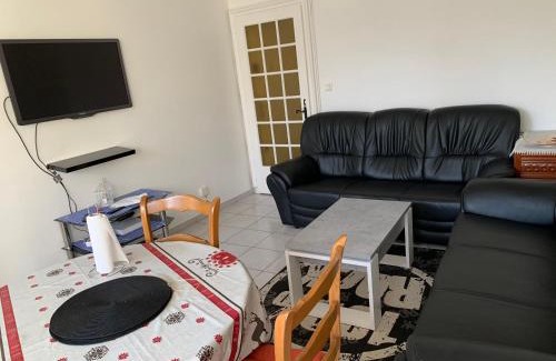 Annemasse Apartment | Chaleureux logement familial jusqu'à 6 personnes