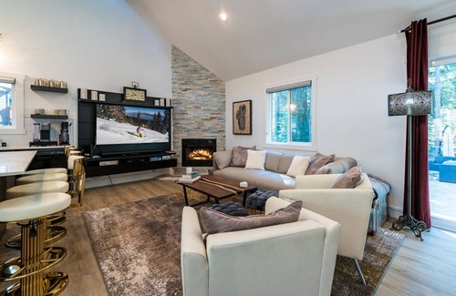 Chamberlands House | Chambers Escape: Cozy 3BR retreat in Tahoma