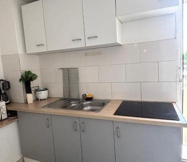 Epinay-sur-Seine Bed & Breakfast | Chambre à 20 minutes de Paris TOUR EIFFEL, APPARTEMENT COMMUN