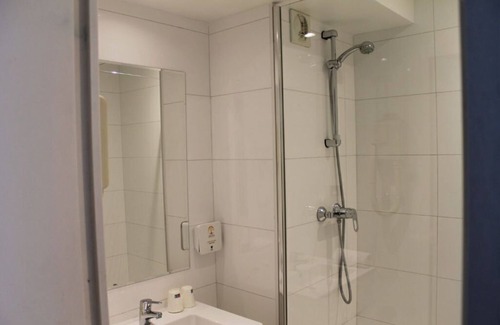 Le Cannet Hotel | Chambre 12min de la Croisette av/terrasse privée