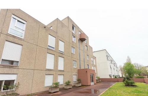 Les Epinettes Apartment | Chambre 2 Elégance & Tendance