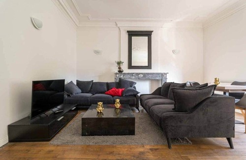 Woippy Bed & Breakfast | Chambre 30m² - Salon privé - 2TV - Wifi - 120m²
