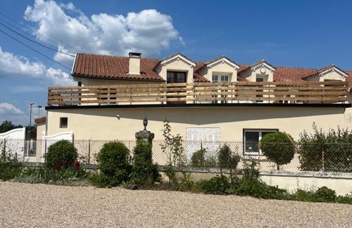 Mussidan House | Chambre 7 kitchenette Les gites de la Gare