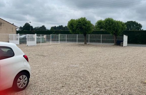 Mussidan House | Chambre 7 kitchenette Les gites de la Gare