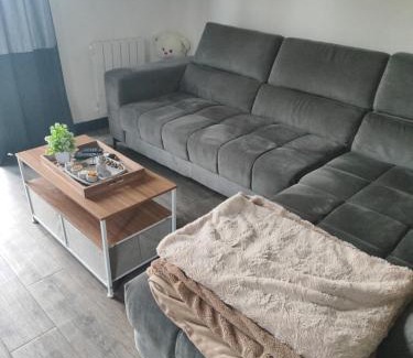 Les-Trois-Moutiers House | Chambre a 5 min de Center Parc bois aux daims