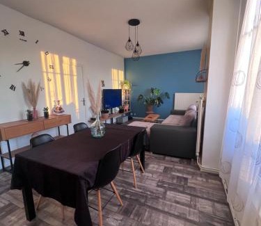 Oasis - Maroc House | Chambre avec espaces communs-proche du circuit des 24h