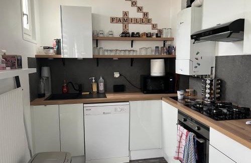 Oasis - Maroc House | Chambre avec espaces communs-proche du circuit des 24h