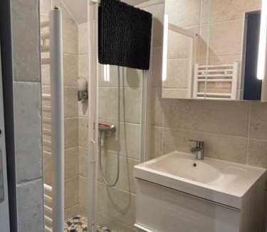 Plombiees-Les-Dijon Bed & Breakfast | Chambre avec accès jacuzzi