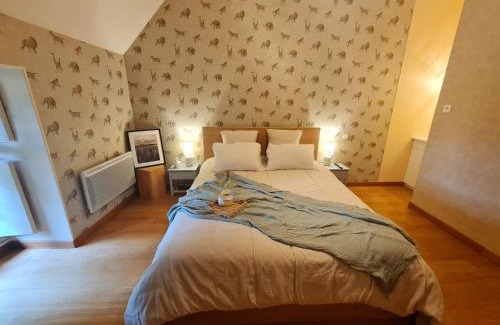 Saint-Remy-du-Plein House | Chambre avec Charme & Jardin