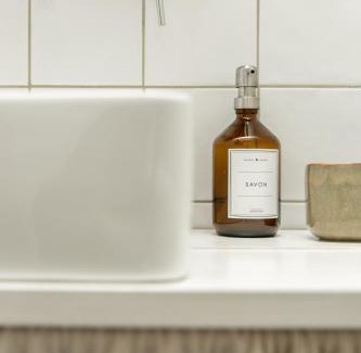 Boucardiere-Malleve House | Chambre avec salle de bain et accès indépendant