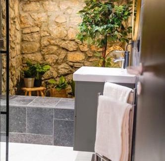 Leffe Apartment | Chambre avec SDB incroyable en plein centre-ville DINANT