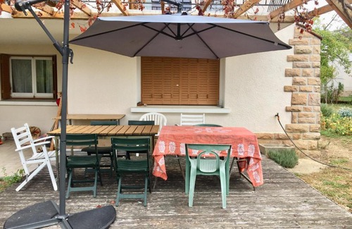 Charnay-les-Macon House | Chambre avec vue sur jardin