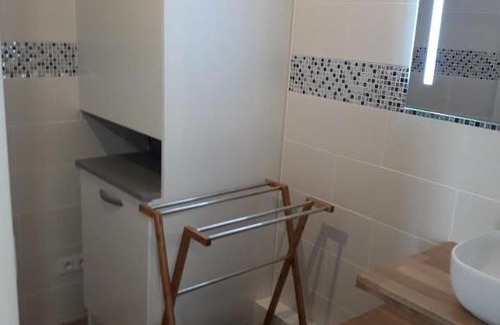 Paroisse Saints-Pierre-et-Paul-Apotres Apartment | Chambre B dans F4 Le Havre