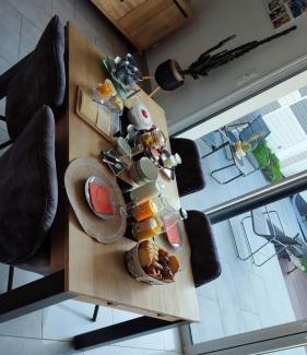 Orgeres House | Chambre bleu canard