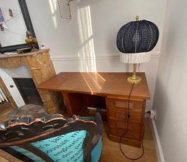 Dinan - Saint-Malo Bed & Breakfast | Chambre bleue et or 16m2 chez l'habitant dans appartement 100m2 centre ville