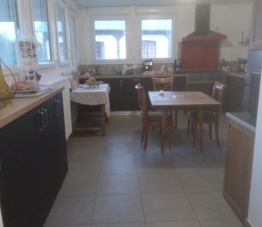 Renaze House | Chambre calme et sa mezzanine