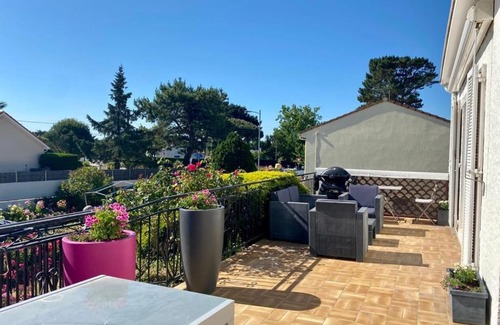 Saint-Michel-Chef-Chef Bed & Breakfast | Chambre cosy RDC avec véranda, jardin privé et wifi, proche plage – Saint-Michel-Chef-Chef - FR-1-306-1256