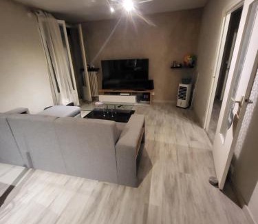 Le Mans Metropole House | chambre confort dans un logement partagé à 10 minute du circuit 24h