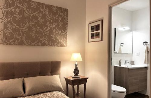 La Roque-d'Antheron Bed & Breakfast | Chambre d'hôtes du Val Fleuri