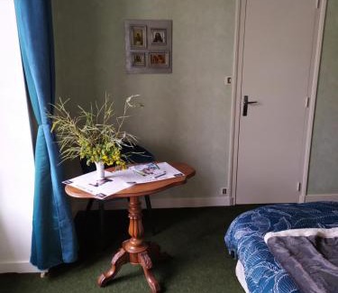 La Rochefoucauld Bed & Breakfast | Chambre d hôte de la paix