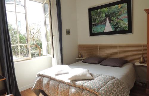 Colombier - Champ de Mars Bed & Breakfast | Chambre d'hôte le jardin de l'Esplanade Rennes Centre et gare