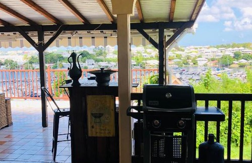 Bas du Fort House | Chambre d'Hôtes Caïpi