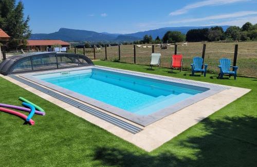 Corbelin Bed & Breakfast | Chambre d'hôtes, coquelicot, le petit cocon d'auré