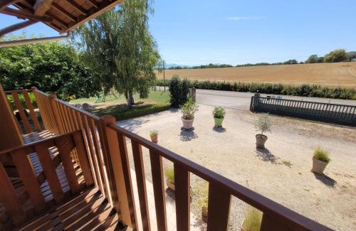 Corbelin Bed & Breakfast | Chambre d'hôtes, coquelicot, le petit cocon d'auré