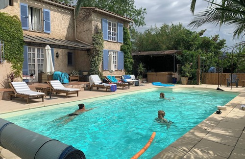 Tourrettes Bed & Breakfast | Chambre D'hôtes et Petit Déjeuner D'exceptionnel