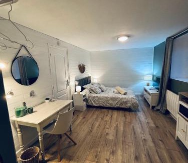 Collonges-au-Mont-d'Or Bed & Breakfast | Chambre d'Hôtes du Vieux Collonges