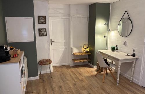 Collonges-au-Mont-d'Or Bed & Breakfast | Chambre d'Hôtes du Vieux Collonges