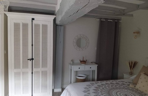 Dinan Bed & Breakfast | Chambre D'hote Familiale de la Maison Bleue