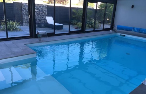 Etival-les-le-Mans Bed & Breakfast | chambre d'hote dans villa avec piscine