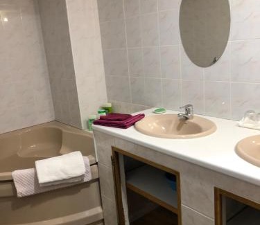 Vielle-Aure Bed & Breakfast | Chambre d'hotes La Ferme de Gayri 2