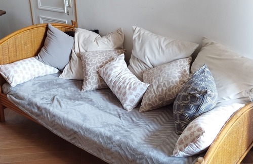 La Bazouge-du-Desert Bed & Breakfast | Chambre Dans Maison de Maître