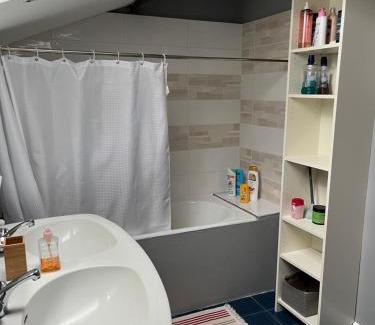 Amendeuix-Oneix House | Chambre dans Maison basque typique