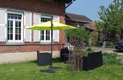 Quievy Villa | Chambre Dans Maison de Famille Avec Grand Jardin