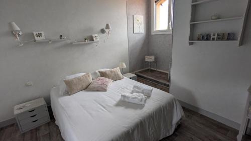 Saint-Andre-de-la-Marche House | Chambre dans un cadre bucolique avec petit-déjeuner