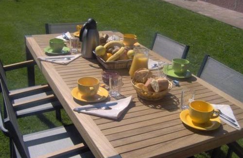 Moyenmoutier Bed & Breakfast | Chambre Double avec Petit Déjeuner dans Bâtisse Historique - FR-1-589-717