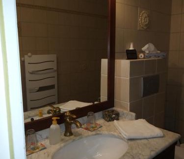 Fontenailles House | Chambre et sanitaires privés chez un particulier