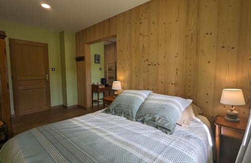 Rehaupal Bed & Breakfast | Chambre familiale climatisée avec accès jardin - FR-1-589-663